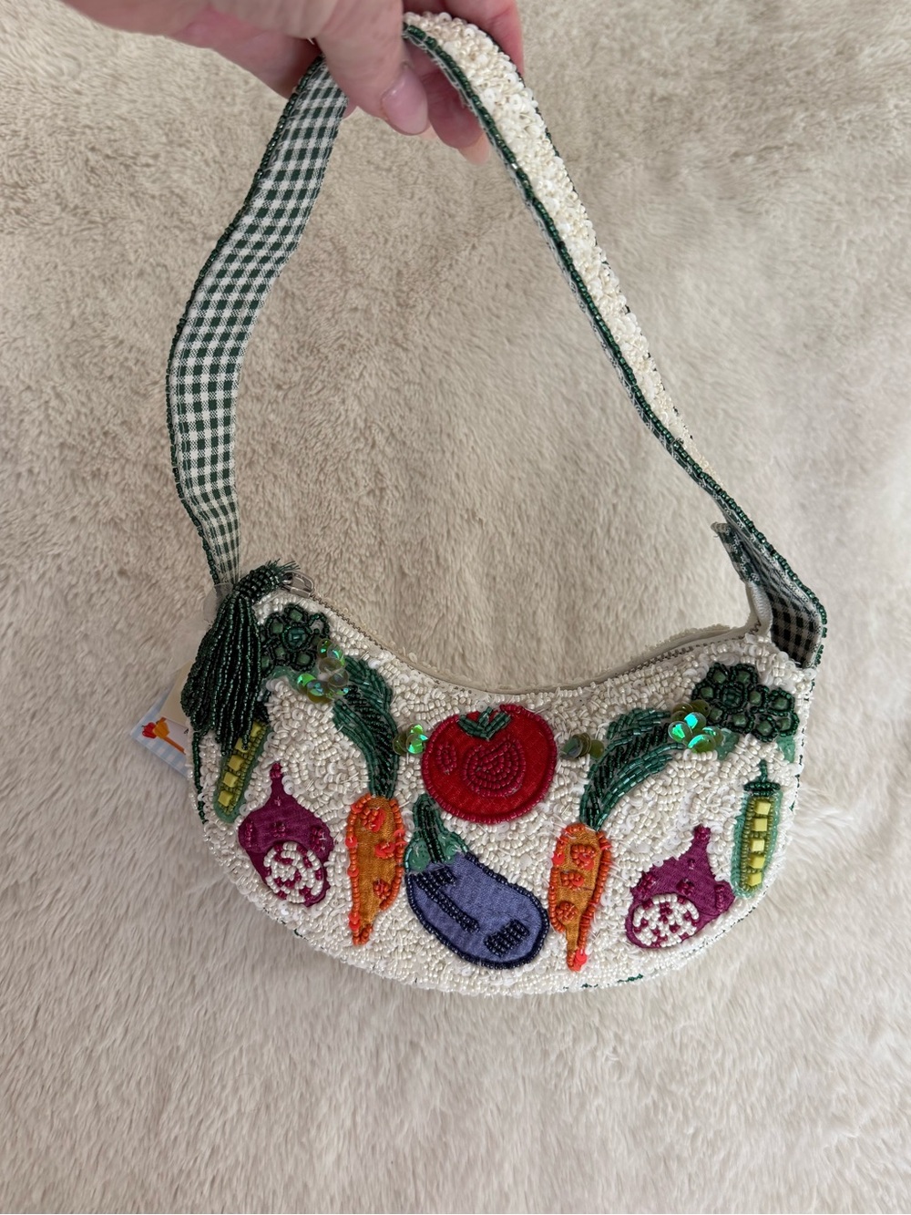 NWT Hand-Beaded Vegetable Motif Shoulder Bag in White tassel, green gingham - Picture 9 of 16